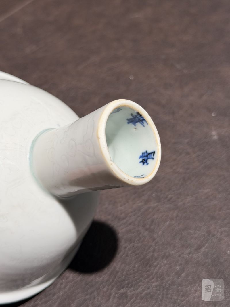 明嘉靖 白釉暗刻龙纹高足杯 - 图16
